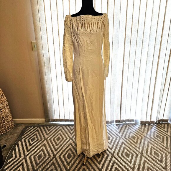 The Floranna Beige Wedding Dress in size 14 - Picture 6 of 9